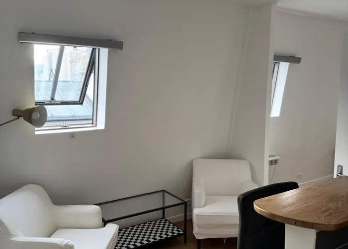 19 Cozy Appartement Parijs